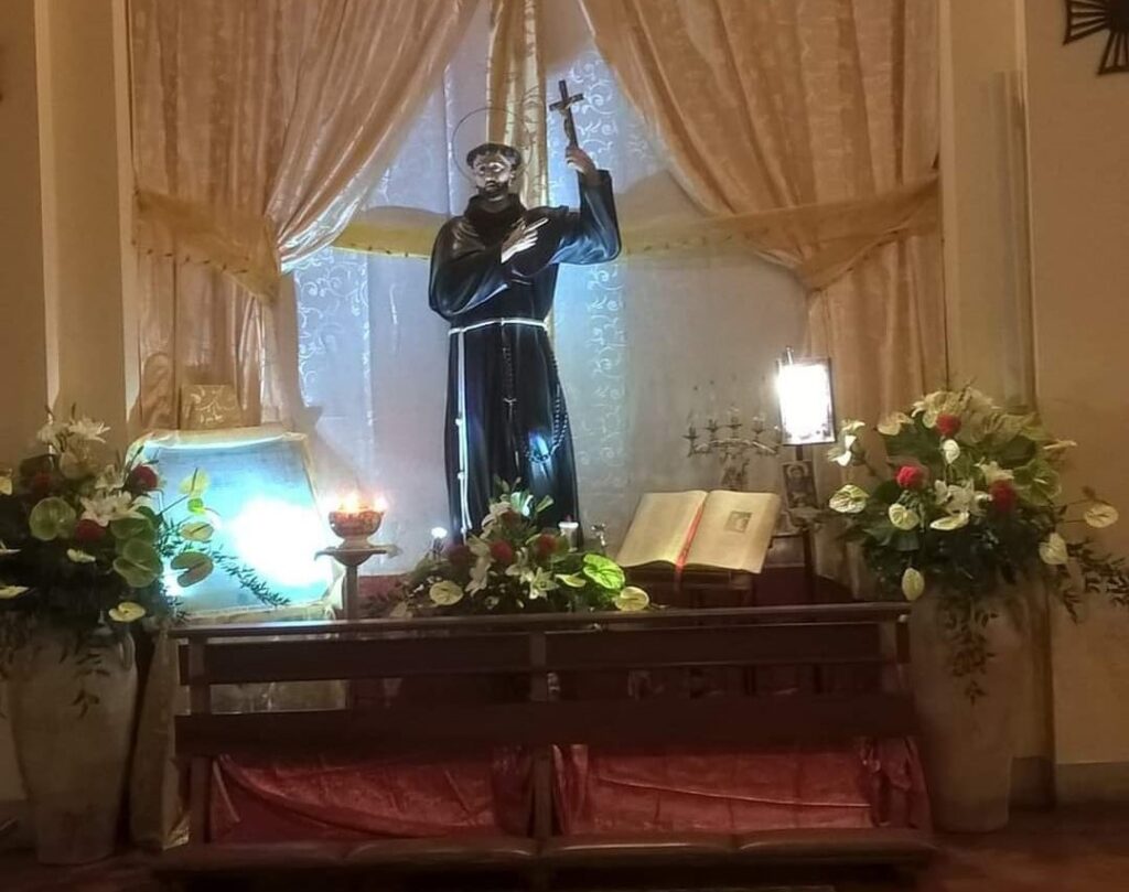 GRANDE ATTESA PER LA FESTA DI SAN FRANCESCO NEL CONVENTO IN PIAZZA DOGANA A BENEVENTO.